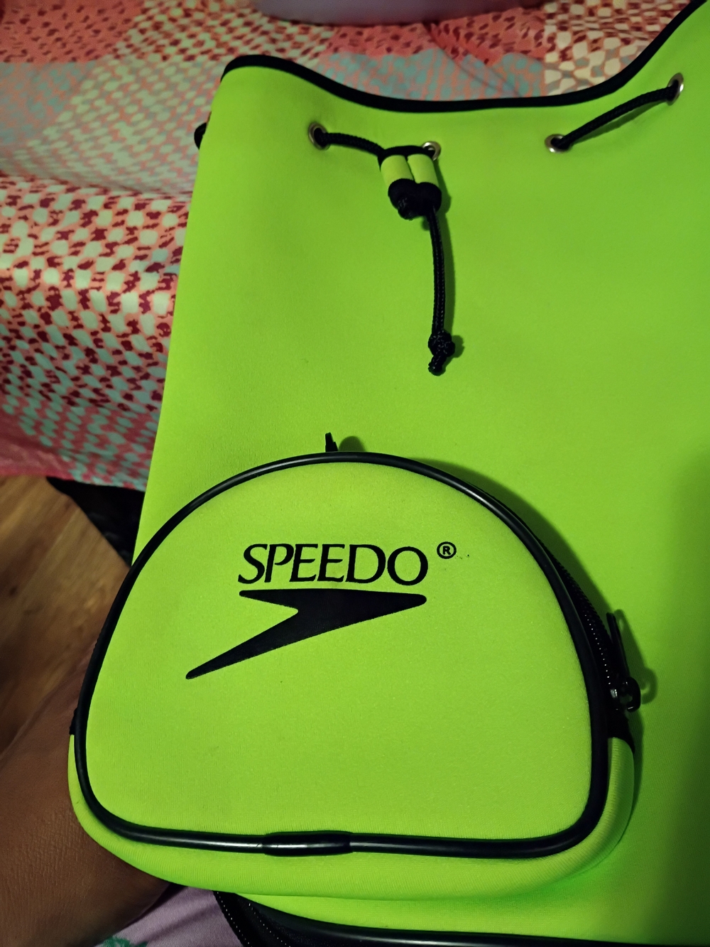 Speedo Men's Neon Green Drawstring Swim Bag with Pouch